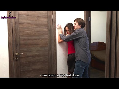 ❤️ 섹시한 부동산 중개인은 그녀의 아파트를 판매하는 동안 그녀의 음부를 관능적으로 경련시키고 잤어요 - krempai ☑ 포르노 vk 우리 ❌❤